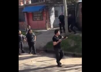 Banfield: un vecino baleó a un joven que está grave y hubo disturbios con la policía