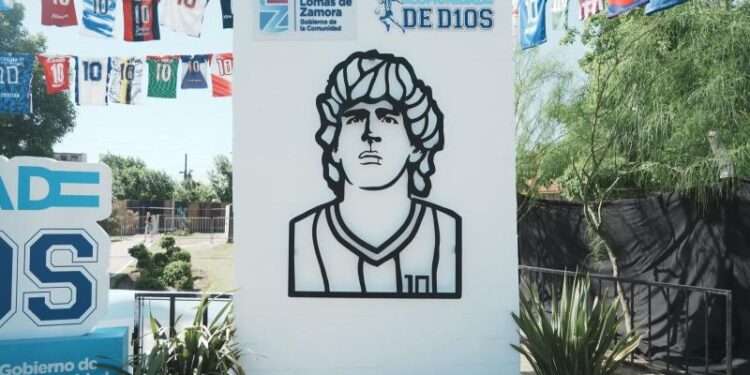 En Fiorito, el Municipio de Lomas celebra el 65º aniversario del nacimiento de Diego Maradona