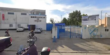 Tragedia en Quilmes: a un niño de 8 años se le cayó un arco de handball encima y murió