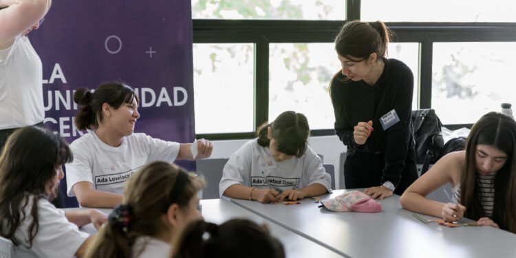 La UNaB realizó una jornada de ciencia y y tecnología