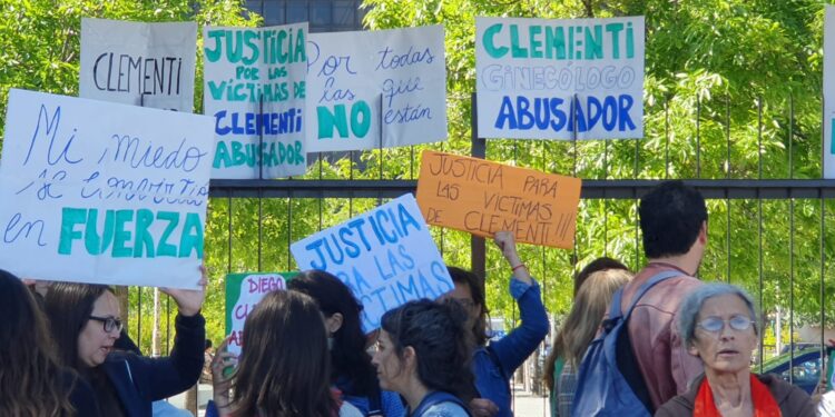 Empezó en Lomas el juicio por el ginecólogo de Burzaco acusado de abusar de sus pacientes: «Es histórico»