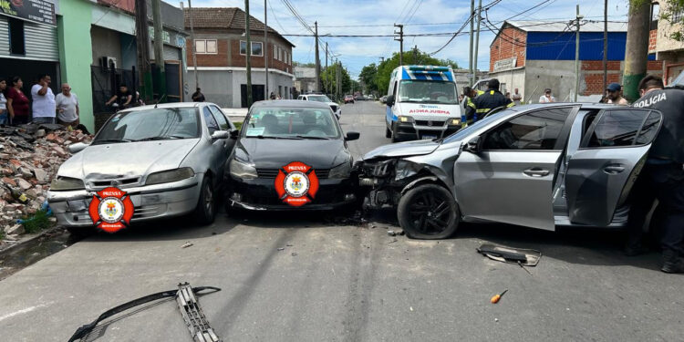 Triple choque con dos heridos en San José