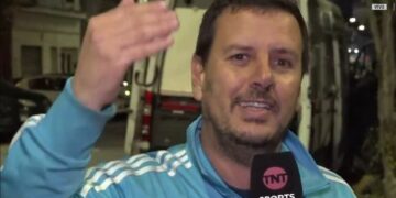 Es de Adrogué el hincha de Racing que se volvió viral por su emotivo agradecimiento a Gustavo Costas