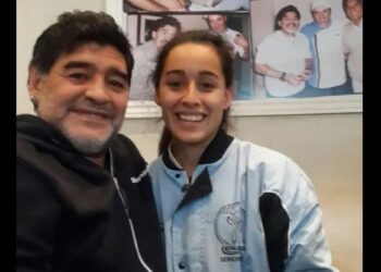 En su cumpleaños 65, recordamos el día que Maradona ayudó a una deportista de Brown a viajar al mundial