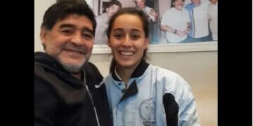 En su cumpleaños 65, recordamos el día que Maradona ayudó a una deportista de Brown a viajar al mundial