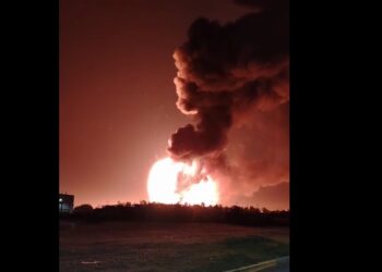 Explotaron dos fábricas de Ezeiza y se sintió en Brown y la región