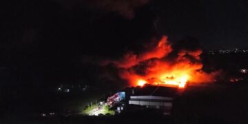 Explosión en Ezeiza: catástrofe en Polo Industrial deja al menos 20 heridos, infartado y embarazada intoxicada