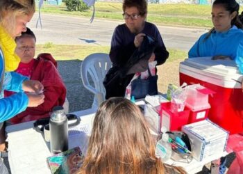 Llega a Claypole el móvil de salud con pediatría, vacunación, odontología y el de zoonosis para castración