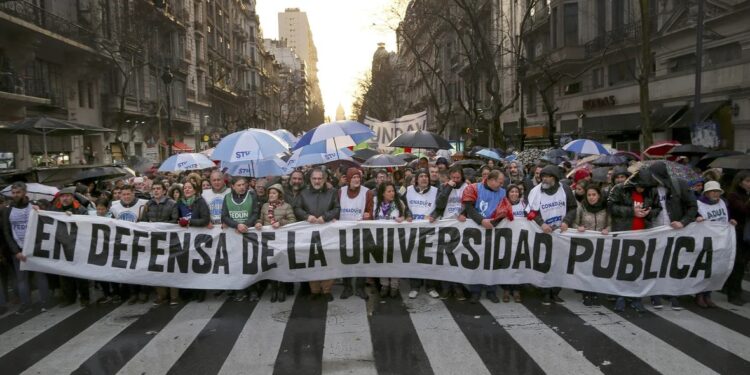 Presupuesto 2026: el gobierno insiste con dar de baja las leyes de discapacidad y financiamiento de universidades