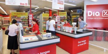 Denuncian precarización laboral en supermercado de Lomas