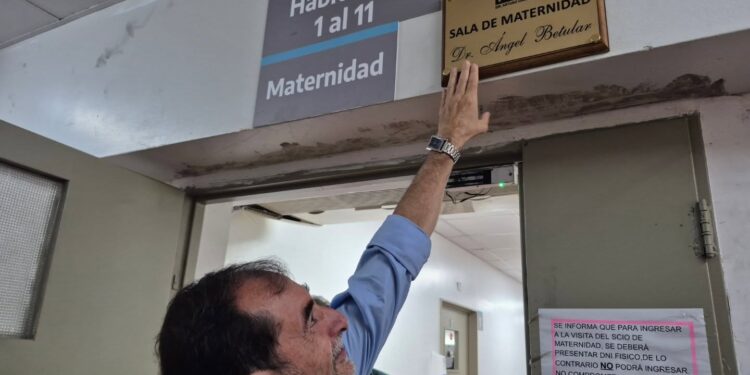 Conmovedor homenaje a un médico del Oñativia que se jubiló