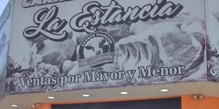 Video: denunciaron olor a podrido en una carnicería y hallaron un desarmadero clandestino