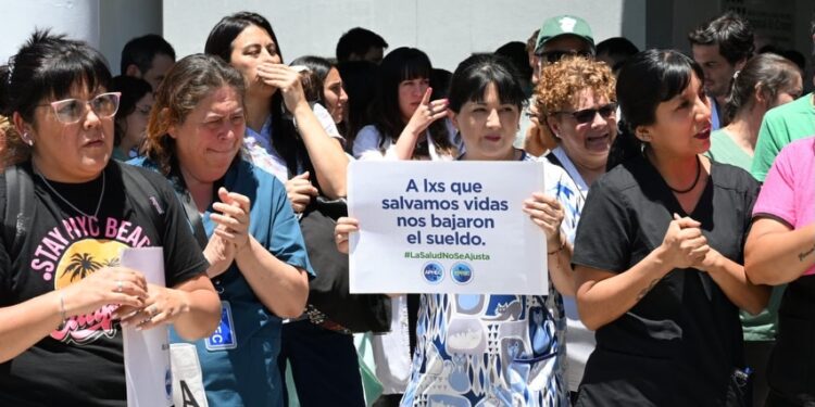 Advierten que los recortes de Milei ponen en riesgo los hospitales de Varela, Monte Grande y Cañuelas