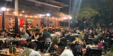 Con música en vivo, llega el Corredor Gastronómico a Longchamps