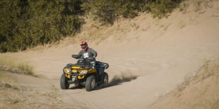 Brutal accidente en Villa Gesell: un joven de Guernica volcó con su cuatriciclo y está grave