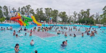 Murió un joven de 18 años en una pileta de Lomas: «Empezó a convulsionar»