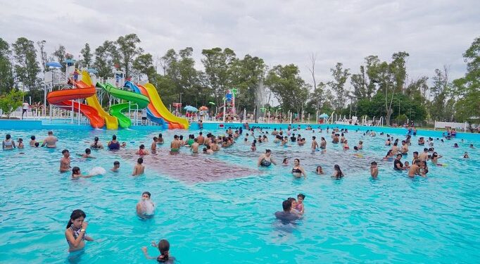 Murió un joven de 18 años en una pileta de Lomas: «Empezó a convulsionar»