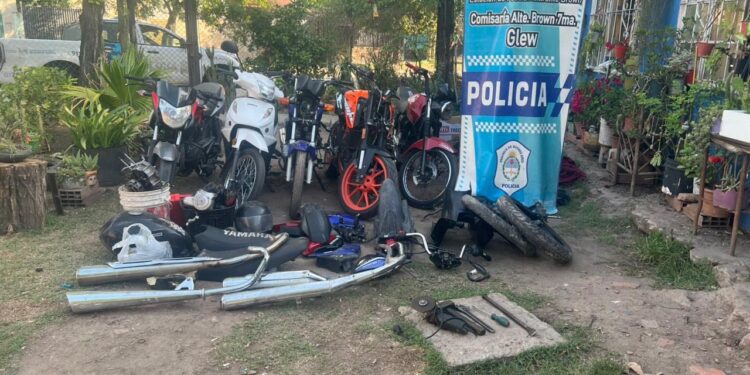 La policía desmanteló un desarmadero de autopartes en Glew