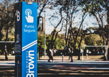 Un motociclista fue asistido tras un accidente gracias a un «Punto Seguro» en Glew