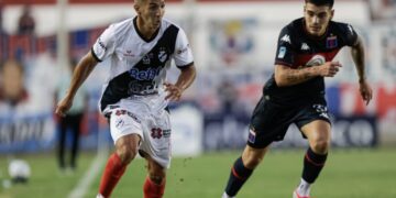 Claypole luchó hasta el final ante un Tigre que logró una victoria trabajosa