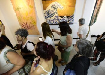 Inauguraron en Brown la segunda edición del Salón de Arte Textil con artistas de distintas provincias