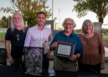 El intendente de Lanús participó de una charla abierta junto a Adolfo Pérez Esquivel en el parque de la memoria
