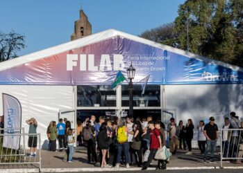 La  Feria del libro de Brown llega a las localidades del distrito