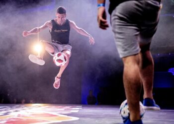 El campeón de freestyle de Burzaco: sus inicios en el club de barrio, la presión de su padre y su paso por Lanús y Temperley