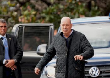 El ministro desregulador de Milei declaró que ganó 970 millones de pesos en un año