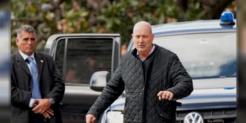 El ministro desregulador de Milei declaró que ganó 970 millones de pesos en un año