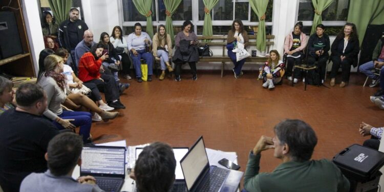 Burzaco: impulsan un proyecto de ley para fortalecer a las escuelas de gestión cooperativa