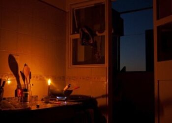 Fallo contra EDESUR: deberá pagar más de $1.600.000 a una familia de Longchamps por dejarla 62 días sin luz