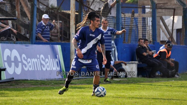 Un ex jugador de Sanma se salvó de milagro en un accidente donde hubo 11 muertos y necesita ayuda para volver al país