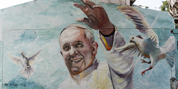 A un año de la partida de Francisco, un mural en Calzada homenajea al “Papa Argentino”