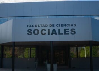 La universidad de Lomas de Zamora recibe la 1° edición de la Feria del Libro independiente