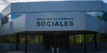 La universidad de Lomas de Zamora recibe la 1° edición de la Feria del Libro independiente