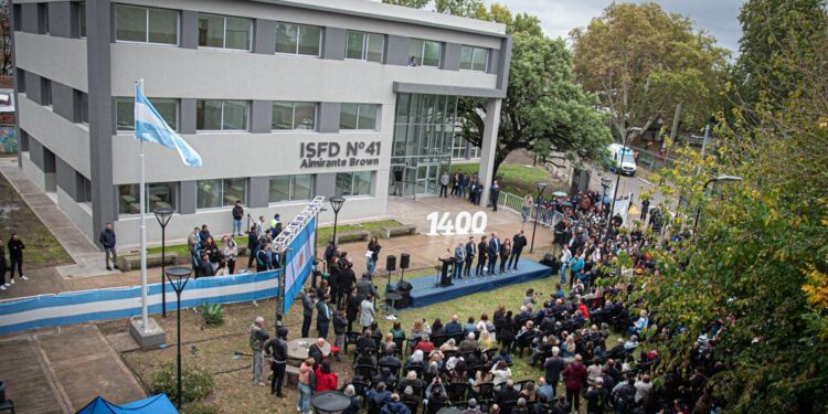 Inauguraron el edificio del Instituto Superior de Formación Docente 41 del barrio Vattuone