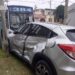 Chocaron en Solano un colectivo de la 384 y un auto: un herido