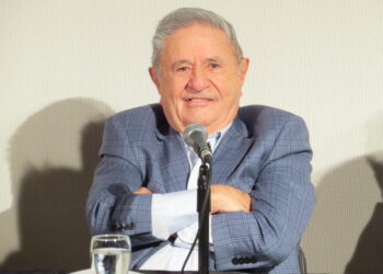 Lanús: reinvindicación, repudio y anuncios en la presentación de un libro sobre la gobernación de Duhalde