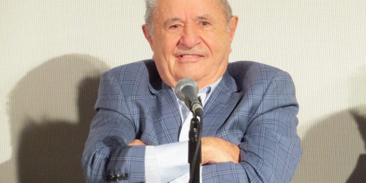Lanús: reinvindicación, repudio y anuncios en la presentación de un libro sobre la gobernación de Duhalde