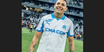 Facundo Medina: quién es el defensor que fue cartonero en el mismo barrio que Maradona y jugará su primer mundial