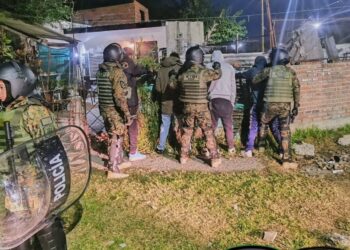 Realizan megaoperativos de saturación policial en Bown con móviles, motos y hasta helicópteros