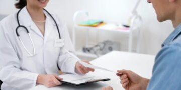 Las prepagas aumentan 417% desde que asumió Milei y 742.000 personas perdieron la cobertura médica