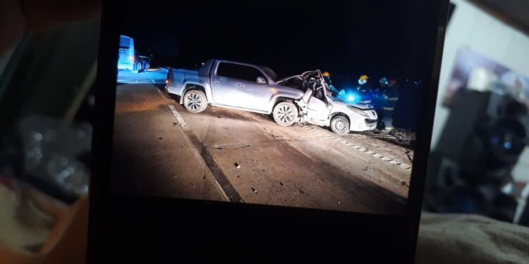 Tragedia en San Vicente: cinco muertos, entre ellos dos menores, en un choque entre un auto y una camioneta