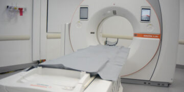 Incorporan un nuevo tomógrafo al hospital Meléndez