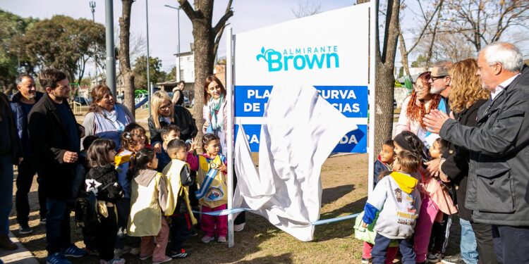 Inauguraron la plaza «Curva de las Infancias» en Calzada