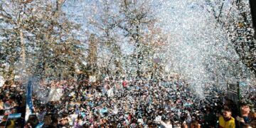 Brown conmemora el Día de la Bandera con la tradicional jura de estudiantes y el «Burzaco Vibra»