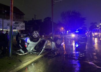 Burzaco: escapaban tras un robo, los persiguió la policía y terminaron volcando