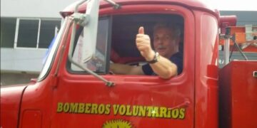 Dolor en Almirante Brown por la muerte de Oscar Lorenzo, un histórico bombero voluntario