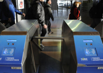 Tren Roca: las estaciones de Brown implementan el pago con celular